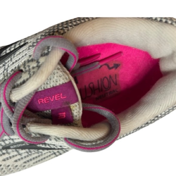 Brooks Revel 3 Sneakers Gray and Purple Women’s Size 7 Running Shoes - Picture 6 of 16